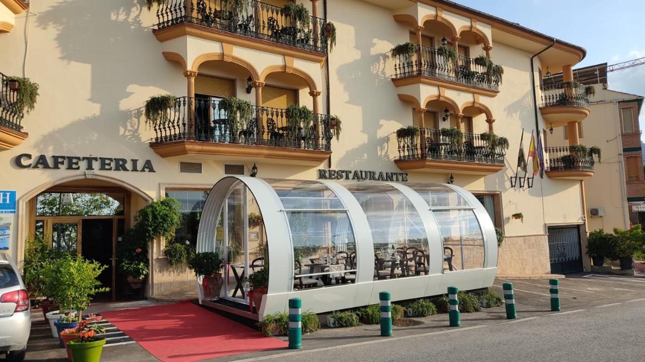Hotel El Curro Burunchel Екстер'єр фото
