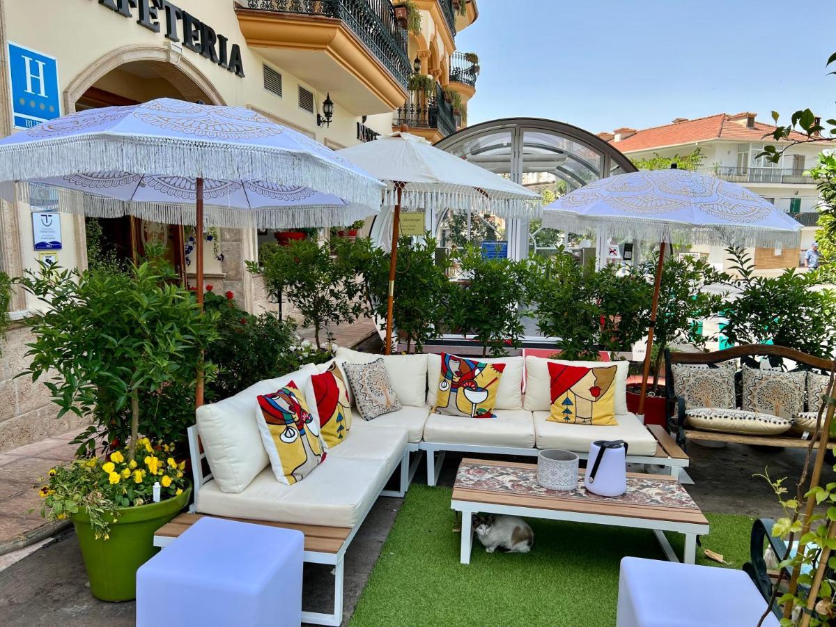 Hotel El Curro Burunchel Екстер'єр фото