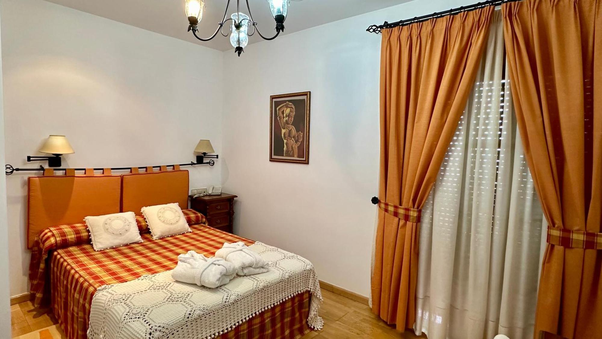 Hotel El Curro Burunchel Екстер'єр фото