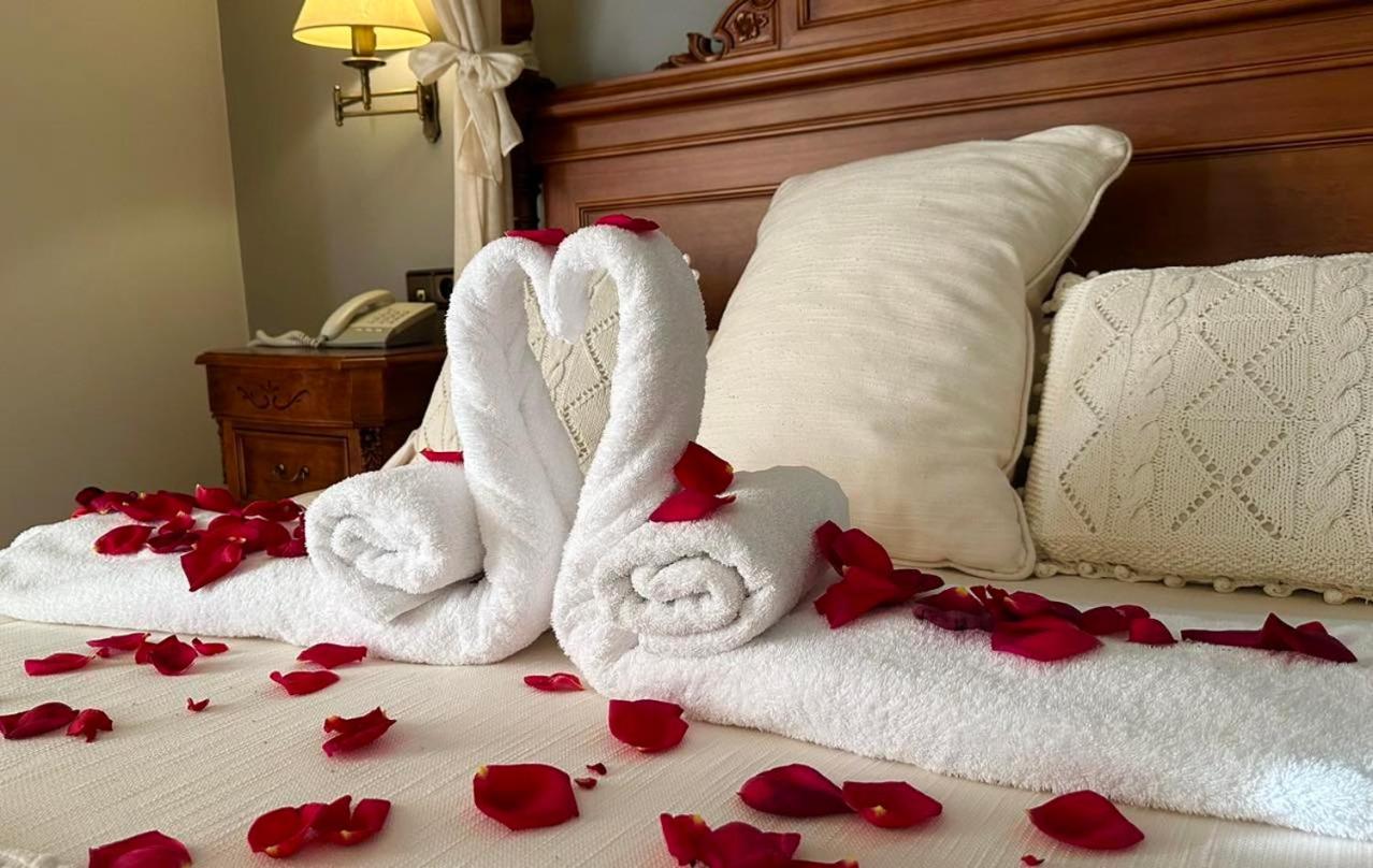 Hotel El Curro Burunchel Екстер'єр фото
