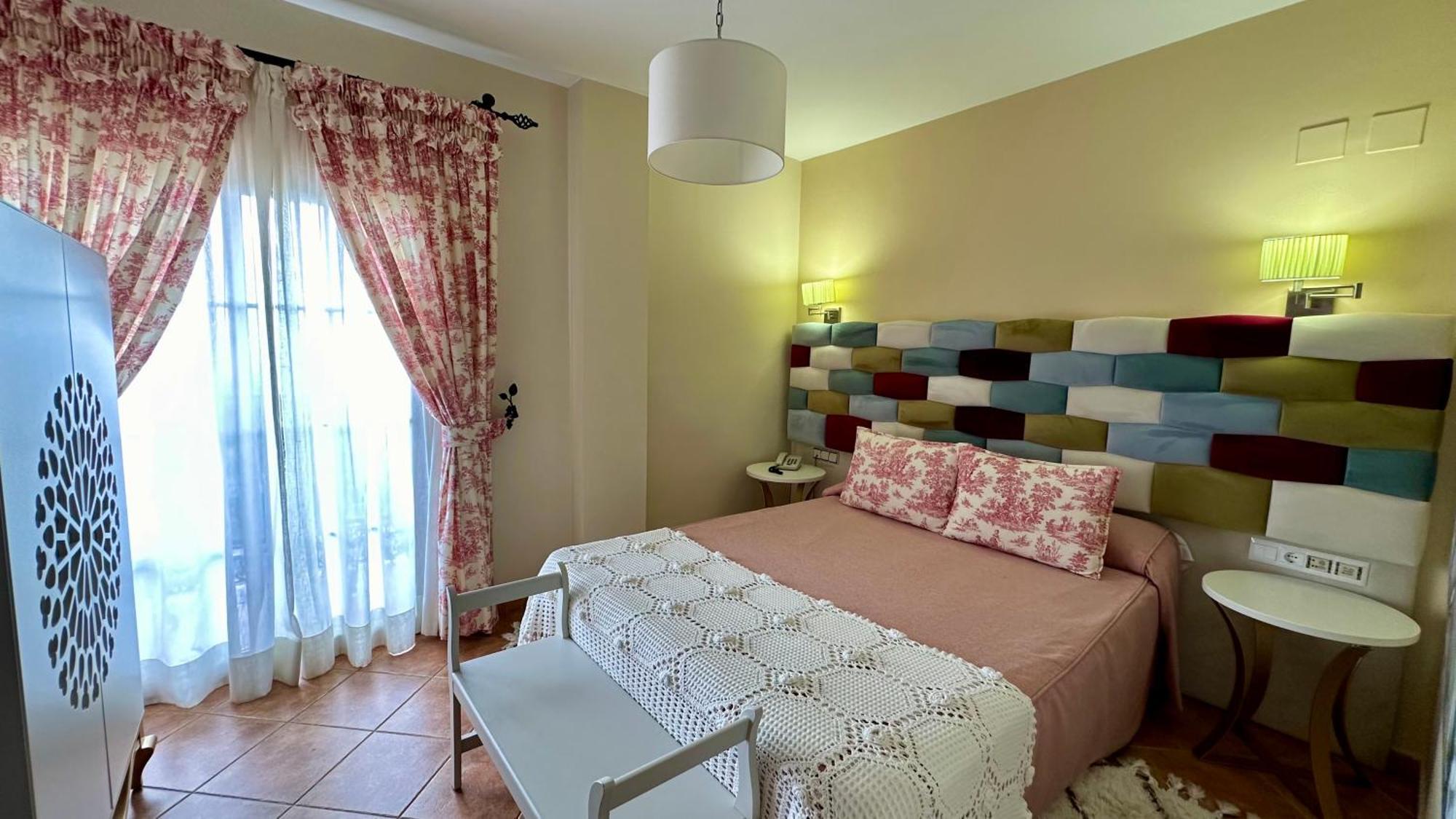 Hotel El Curro Burunchel Екстер'єр фото