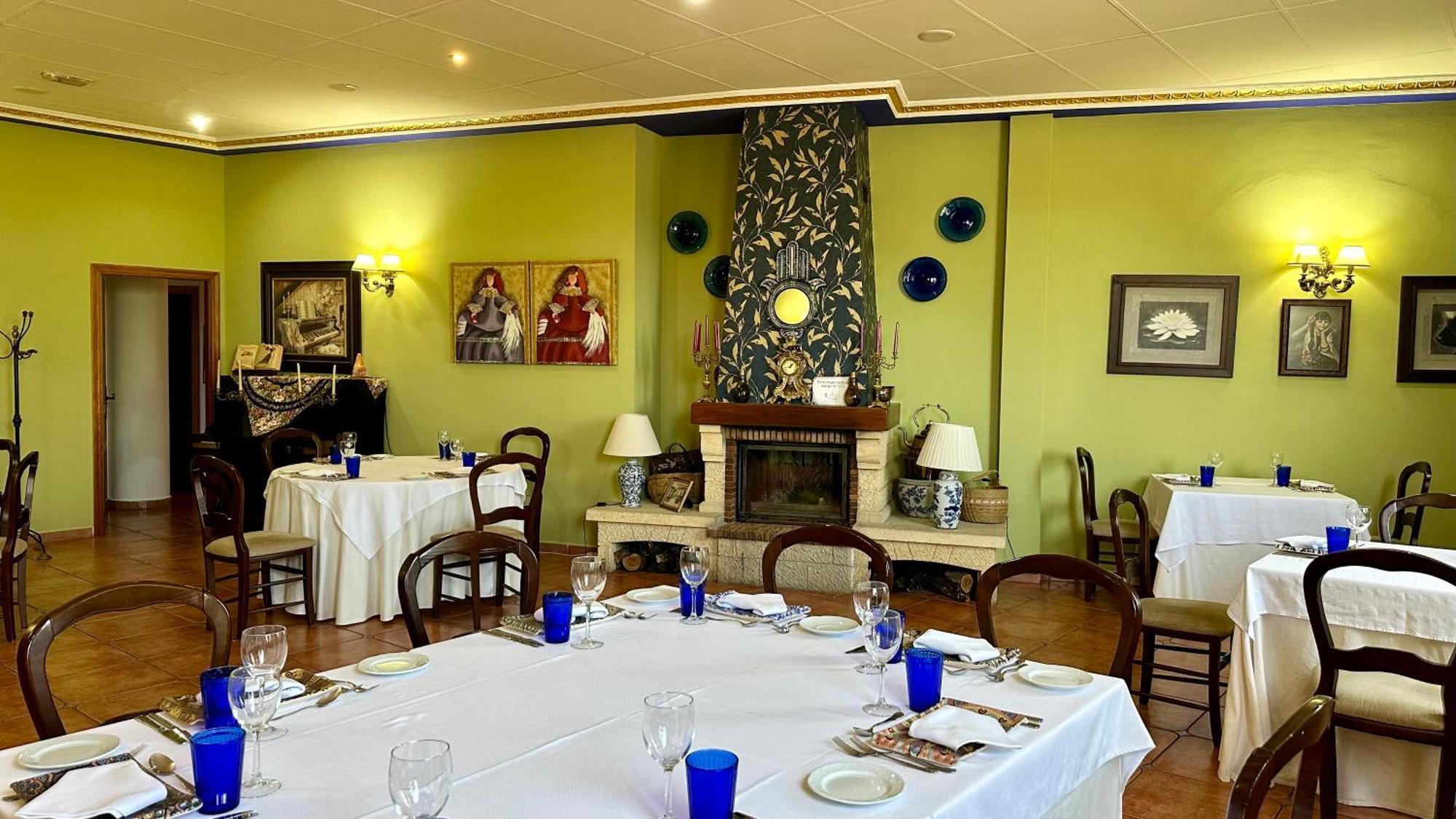 Hotel El Curro Burunchel Екстер'єр фото