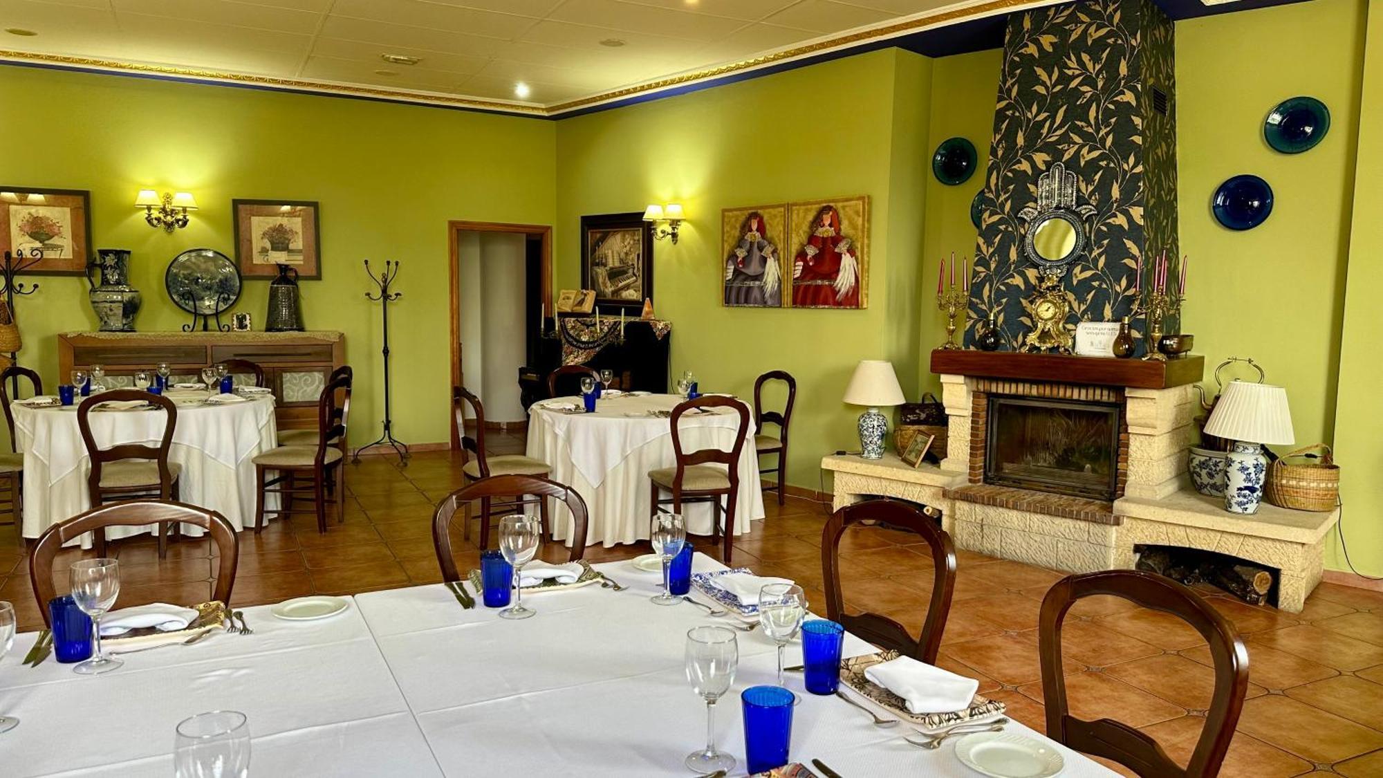 Hotel El Curro Burunchel Екстер'єр фото