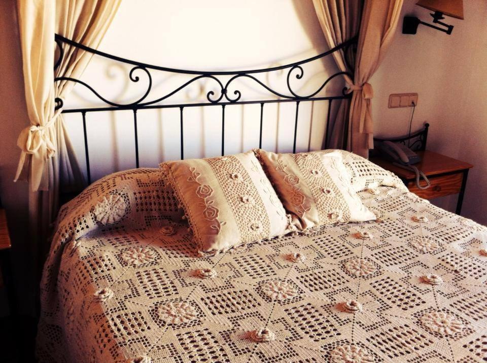 Hotel El Curro Burunchel Номер фото